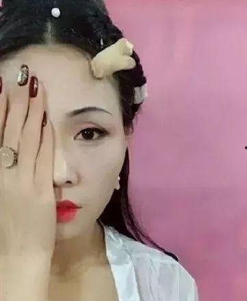 娱乐吃瓜君男孩化妆,揭秘男孩化妆潮流，变身美妆达人